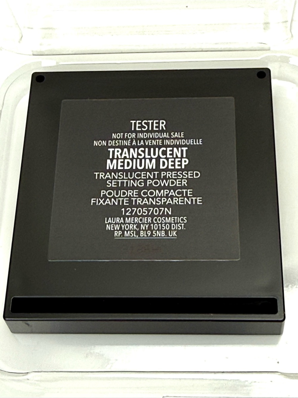 Laura Mercier • Translucent Pressed Setting Powder - Picture 5 of 5